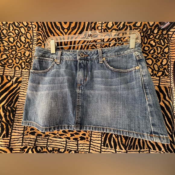Guess Jeans Originals Mini Skirt Premium Denim Blue Distressed Size 27 - Picture 3 of 8